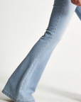 02. 02 jean denim cloute poches plaquees image 2