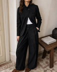 pantalon large noir porté