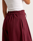 pantalon bordeaux dos élastiqué détail