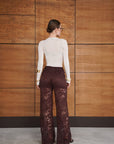 02. 02 pantalon palazzo en dentelle bordeaux taille haute image 5