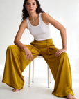 02. 02 pantalon satine taille haute plis et quatre boutons image 1