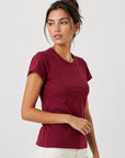 t shirt col rond bordeaux profil