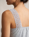 Zoom bretelle dentelle gris