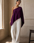 02. top une epaule asymetrique drape texture image 7