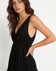 robe longue beige sur fond neutre