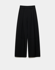 Pantalon court plissé taille haute ceinture élastique à poches en noir, posé sur fond neutre, illustrant un choix de vêtement chic pour toutes occasions. Pantalon plissé femme.