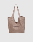 Sac shopper clouté élégant – Grand format polyvalent, arrière avec une fermeture éclair, en suède beige, pour un style chic.