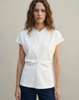 Blouse blanche col V froncée vue portée