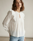 Blouse plumetis coton blanc femme – Manches longues – Style chic