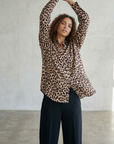 Camisa larga con estampado de leopardo para mujer, estampado animal oversize, de moda para un estilo elegante e informal