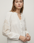 Chemise brodée en coton femme – manches longues élégantes