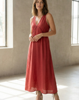 Robe midi fluide brodée – Coupe élégante – Viscose