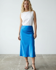Falda midi de satén azul eléctrico