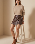 Jupe similicuir taille haute élégante – Coupe courte structurée – Effet cuir chic