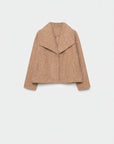 Veste courte effet poil doublée col à revers marron, idéale pour ajouter une note chaleureuse à votre look. Veste courte femme.