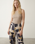 Pantalones anchos para mujer con estampado moderno, cintura elástica cómoda y estilo chic.