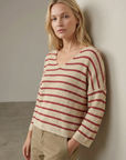 Pull court femme en maille torsadée col V style cropped