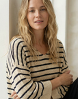 Pull court femme en maille torsadée col V style cropped