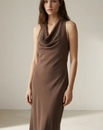 Robe Longue Dos Nu Avec Détail Doré vue portée