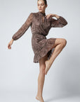 Robe courte fluide animal print – Manches longues – Taille élastique