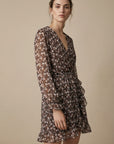 Robe fluide fleurie – Coupe élégante à volants – Manches longues