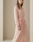 Robe longue fluide imprimée avec ceinture rose