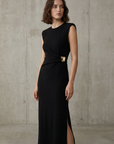 Robe midi noire élégante à applique dorée