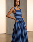 Robe midi rayée à bretelles larges