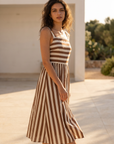 Robe midi rayée à bretelles larges
