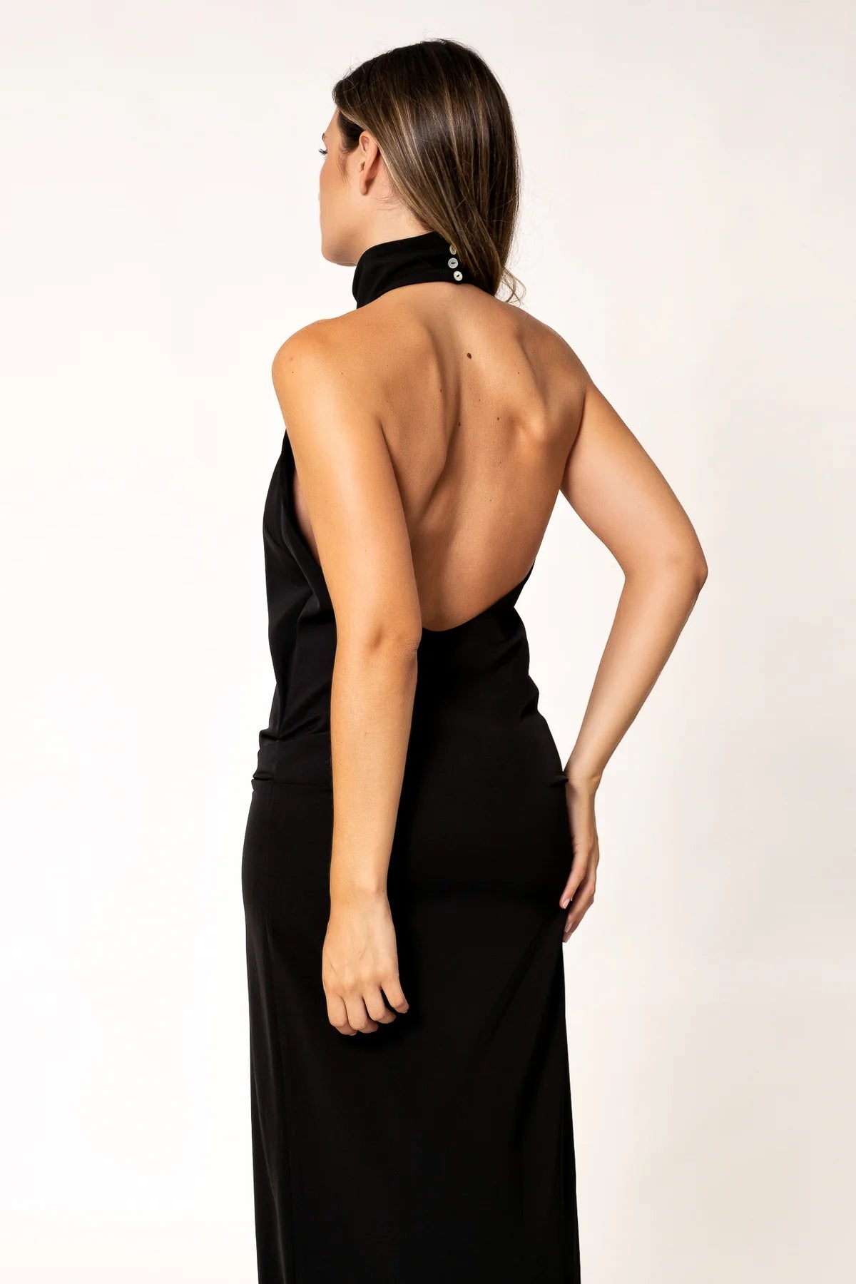 Robe Dos Nu Élégante – Sublimez Vos Soirées avec Style Sapiato