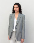 Blazer femme pied-de-poule gris à rayures gris et blanc avec bouton noir