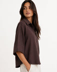 profil blouse marron ourlet arrondi