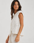 Profil blouse écrue croisée à clous