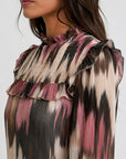 Profil blouse volants épaules