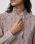 chemise rose patte volantée détail
