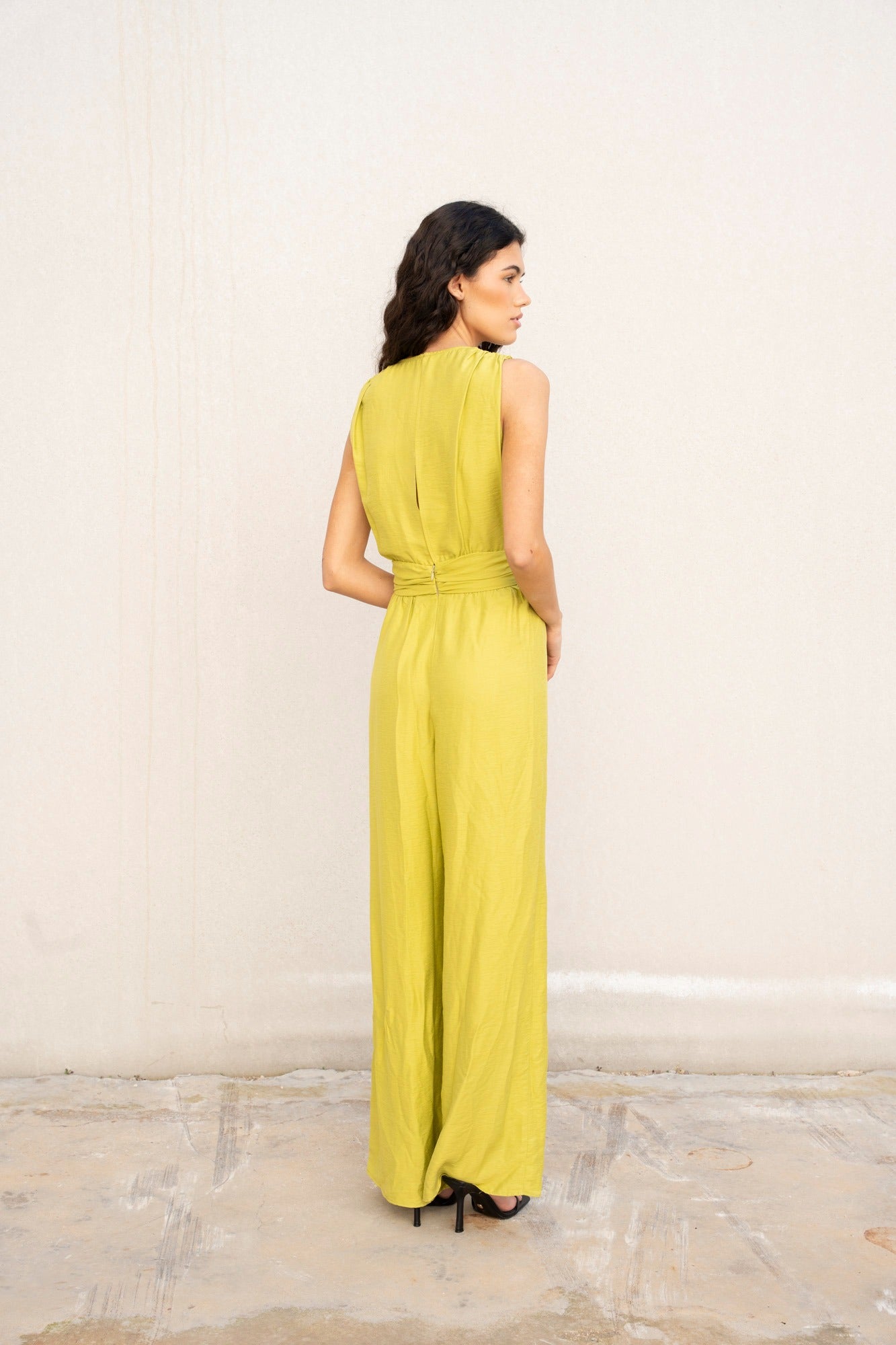 💛 Combinaison fluide femme été couleur pistache – chic, légère et dos croisé Sapiato