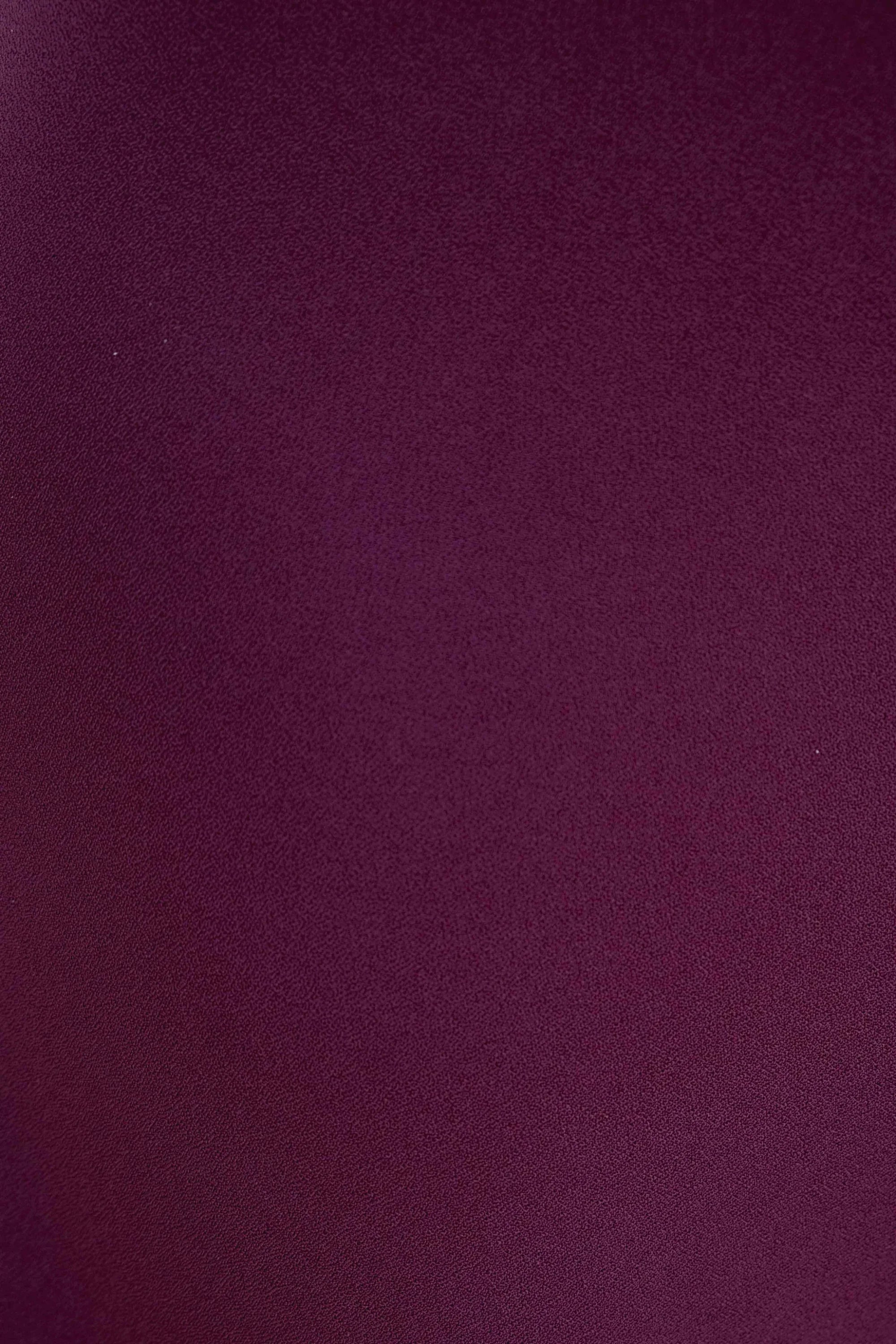 Tissu texturé bordeaux prune pour combinaison pantalon bordeaux prune chic élégante