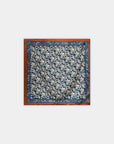 Carré satiné bleu marine paisley