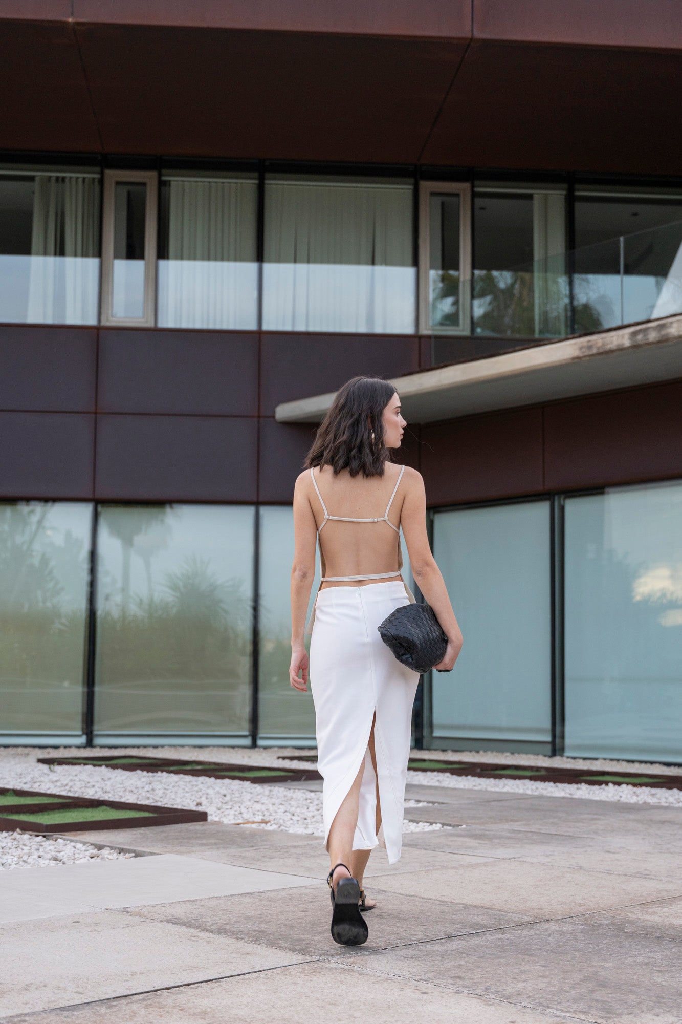 Jupe blanche longue fendue – Taille haute & fente dos Sapiato