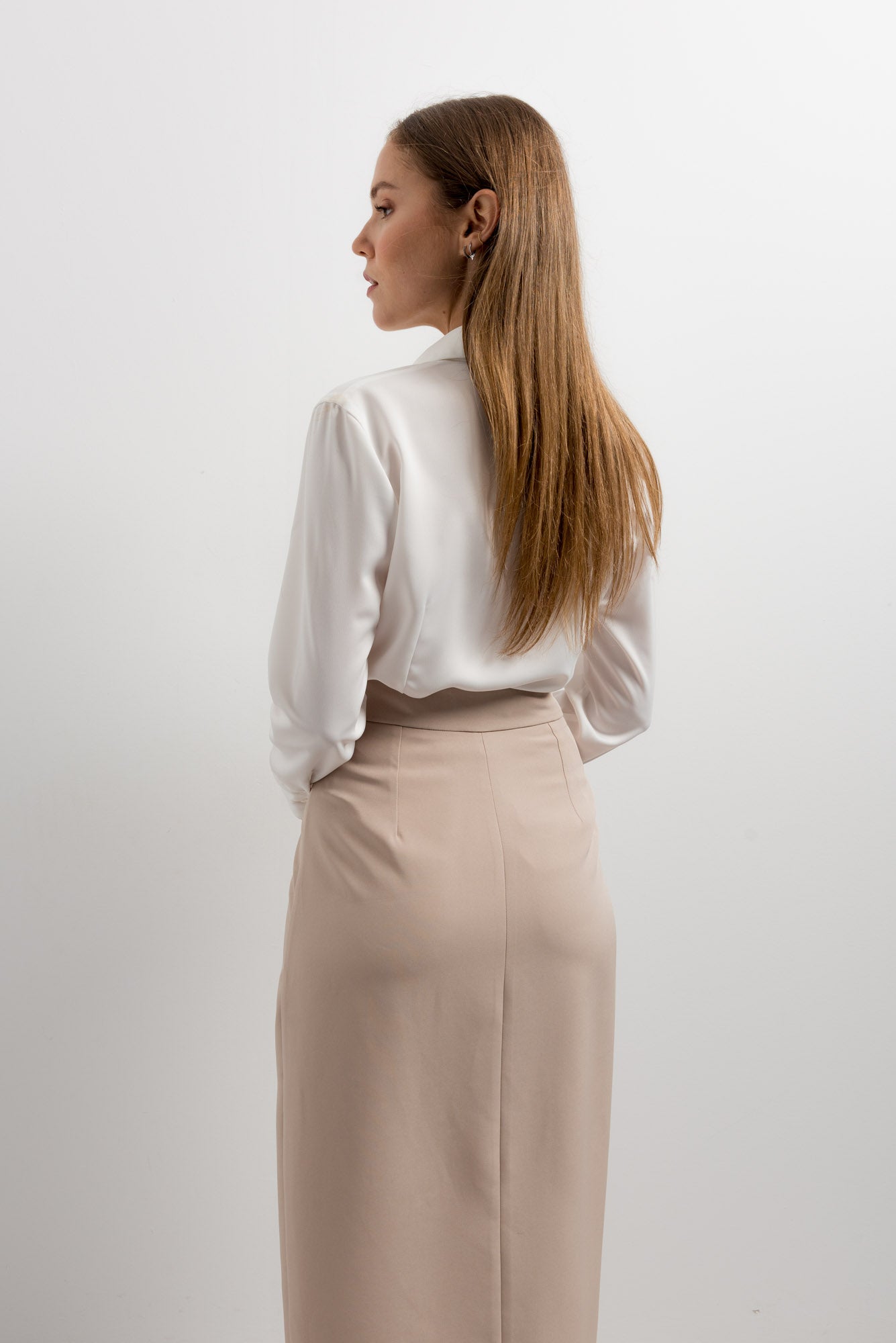 Falda midi con abertura elegante: elegancia y comodidad para el día a día