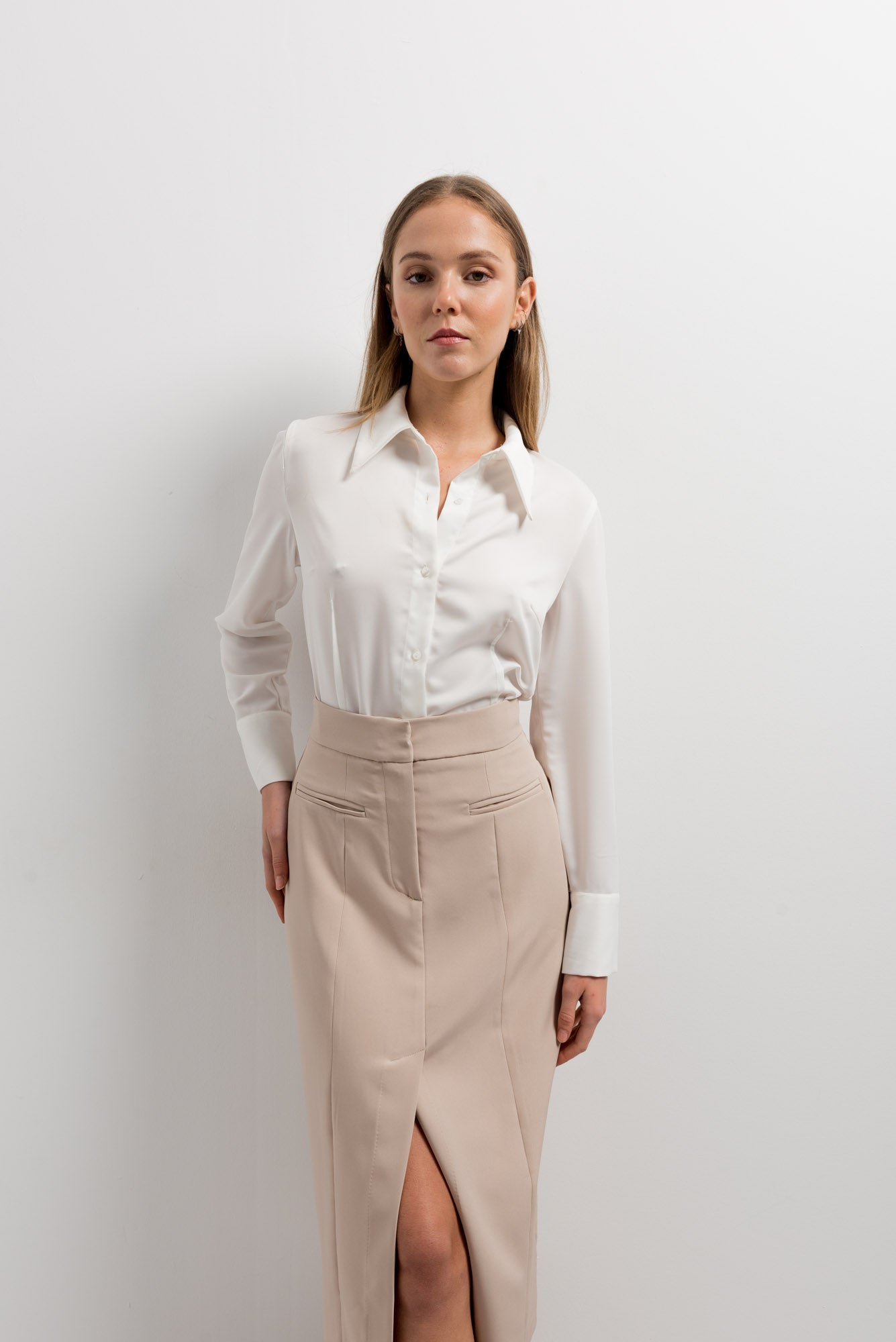 Falda midi con abertura elegante: elegancia y comodidad para el día a día