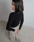 Pantalon rayé beige taupe vue de dos
