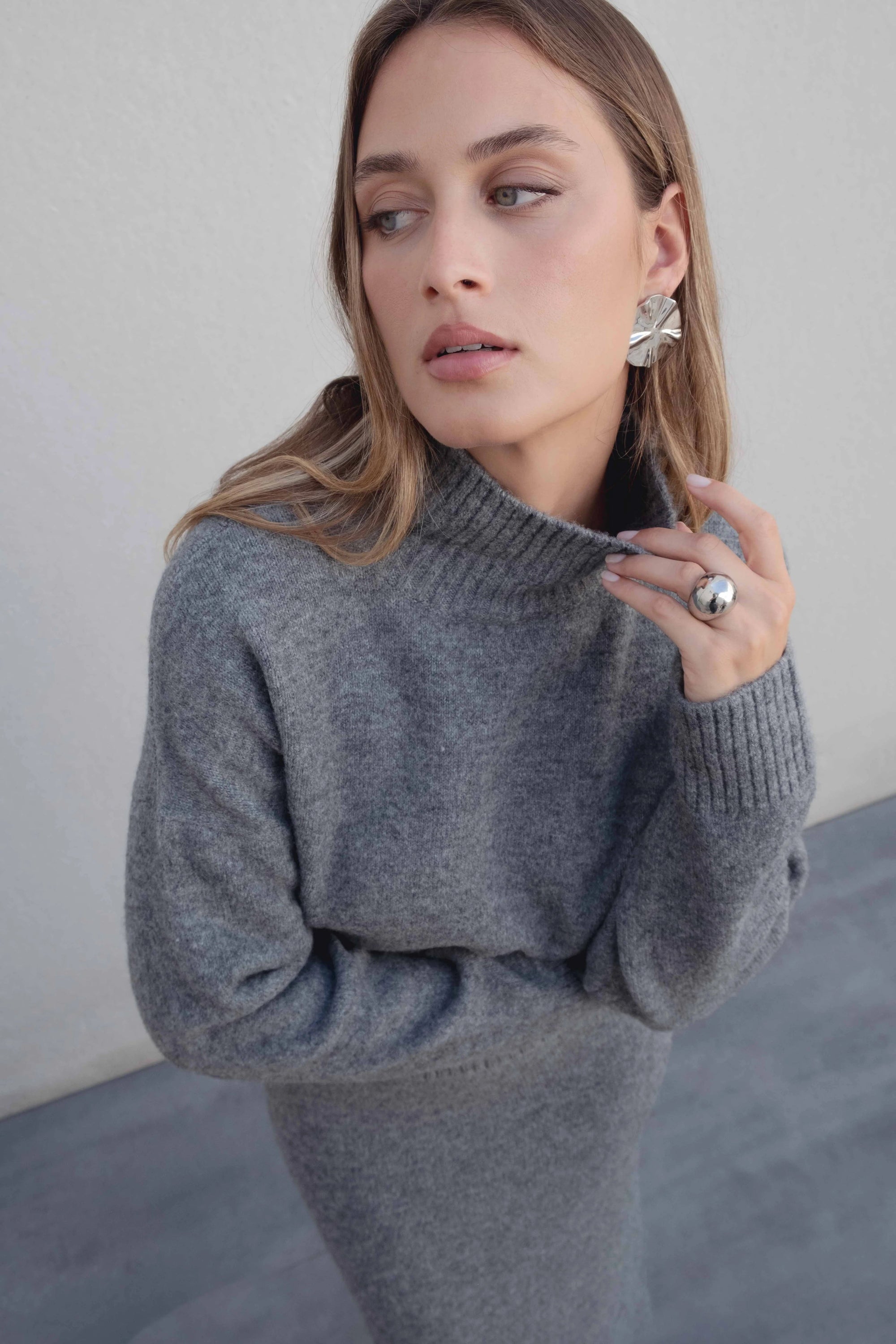 Pull court à col montant – Style moderne et cosy Sapiato