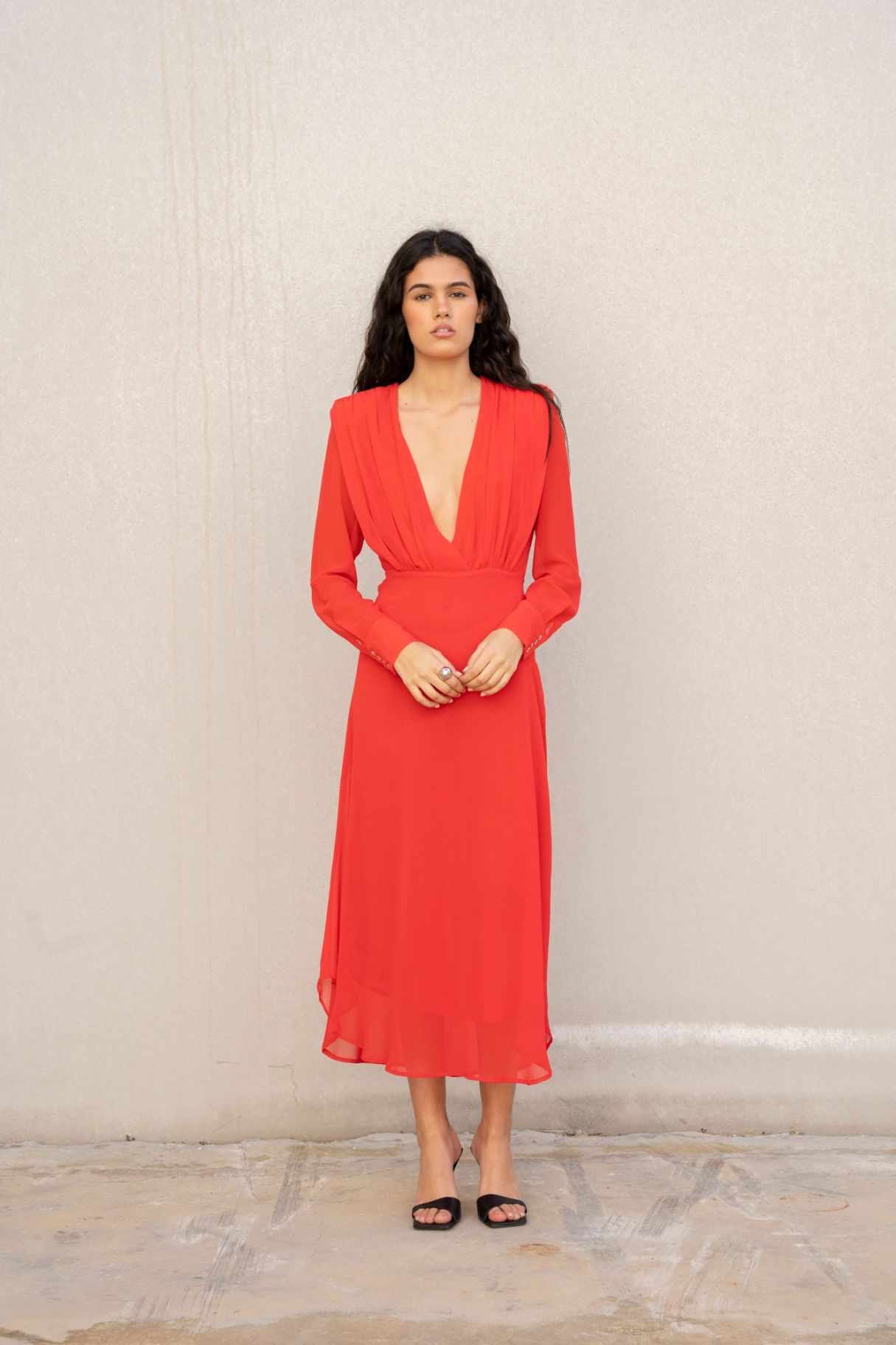 🔥 L'indispensable robe Midi en Mousseline – Éclat et Élégance en toute occasion Sapiato