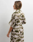 Robe chemise imprimée tie-dye vert olive, chemise imprimée courte à col