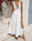 Robe midi en lin halter blanche en extérieur