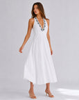 Robe en lin blanche décolleté brodé