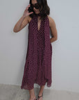 Robe halter à pois bordeaux détail dos nu