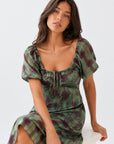 robe midi verte encolure carrée
