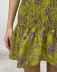 Détail de l’ourlet volanté robe mini